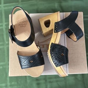 Dansko Odell handcrafted black tumbled calf heels, sz 39, worn once
